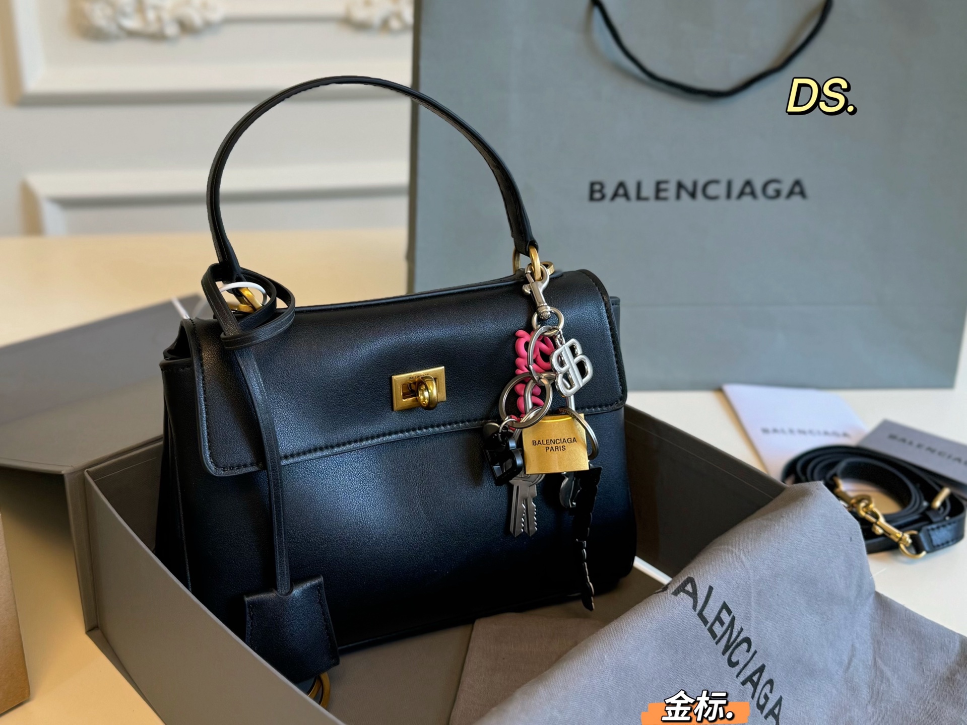 BALENCIAGA 43